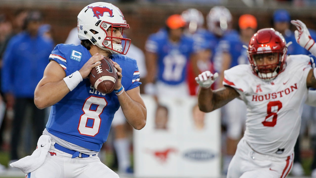 Hicks has 4 TD passes, SMU upsets No. 17 Houston 45-31